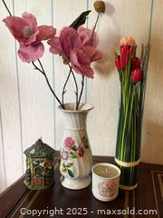 MaxSold Auction: Vintage Faux Flowers & Porcelain Vases - San Francisco (California, USA) SELLER MANAGED Estate Sale Online Auction - Kenwood Way