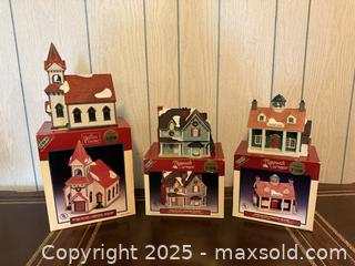 MaxSold Auction: Vintage Harvest Crossing Porcelain Lighted Houses - Christmas Decor - San Francisco (California, USA) SELLER MANAGED Estate Sale Online Auction - Kenwood Way
