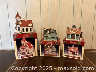 MaxSold Auction: Vintage Harvest Crossing Porcelain Lighted Houses - Christmas Decor - San Francisco (California, USA) SELLER MANAGED Estate Sale Online Auction - Kenwood Way