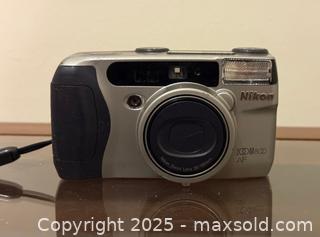 MaxSold Auction: Vintage Nikon Zoom 800 AF Point & Shoot 35mm Film Camera w/ 38-130mm lens - San Francisco (California, USA) SELLER MANAGED Estate Sale Online Auction - Kenwood Way