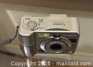 MaxSold Auction: Vintage Panasonic Lumix DMC-LC50 3.2MP Leica DC Lens Digital Camera  - San Francisco (California, USA) SELLER MANAGED Estate Sale Online Auction - Kenwood Way