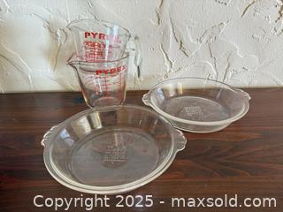 MaxSold Auction: Vintage Pyrex Measuring Cups & Oven Dishes - San Francisco (California, USA) SELLER MANAGED Estate Sale Online Auction - Kenwood Way