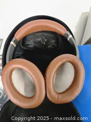 MaxSold Auction: Bose Wave Music System with QC15 Headphones & Accessories - Toronto (Ontario, Canada) PARTNER MANAGED Downsizing Online Auction - Research Road (STORAGE)