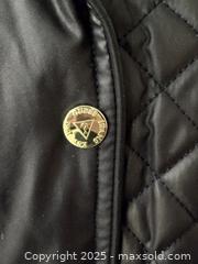 MaxSold Auction: GUESS Quilted Belted Hip-Length Jacket Black M - Toronto (Ontario, Canada) PARTNER MANAGED Downsizing Online Auction - Research Road (STORAGE)