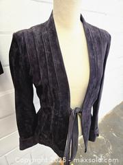 MaxSold Auction: Lot of 2 Suede Jackets and Velvet Top — Danier & Laura Petites - Toronto (Ontario, Canada) PARTNER MANAGED Downsizing Online Auction - Research Road (STORAGE)