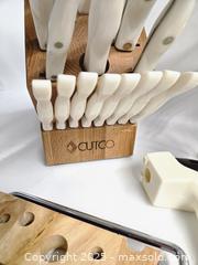 MaxSold Auction: Mixed Kitchen Utensil Lot: Knife Set with Block & Accessories - Toronto (Ontario, Canada) PARTNER MANAGED Downsizing Online Auction - Research Road (STORAGE)