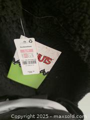 MaxSold Auction: Vans x Peanuts Sherpa Sweater with Backpack & Plush Keychain - Toronto (Ontario, Canada) PARTNER MANAGED Downsizing Online Auction - Research Road (STORAGE)