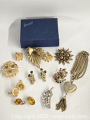 MaxSold Auction: Vintage Mid-Century Costume Jewelry Lot, Brooches & Earrings (13 pcs) - Toronto (Ontario, Canada) PARTNER MANAGED Downsizing Online Auction - Research Road (STORAGE)