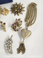 MaxSold Auction: Vintage Mid-Century Costume Jewelry Lot, Brooches & Earrings (13 pcs) - Toronto (Ontario, Canada) PARTNER MANAGED Downsizing Online Auction - Research Road (STORAGE)