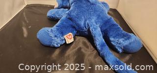 MaxSold Auction: 1998 Peanut Royal blue elephant beanie TY - Toronto (Ontario, Canada) SELLER MANAGED Reseller Online Auction - Falstaff Avenue (CONDO)