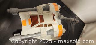 MaxSold Auction: Hasbro Star Wars Snowspeeder 2009 - Toronto (Ontario, Canada) SELLER MANAGED Reseller Online Auction - Falstaff Avenue (CONDO)