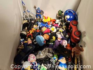 MaxSold Auction: Lot of random toys figures in various conditions - Toronto (Ontario, Canada) SELLER MANAGED Reseller Online Auction - Falstaff Avenue (CONDO)