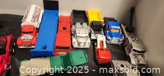 MaxSold Auction: Lot of trucks mostly hot Wheels - 1 Transforming robot - Toronto (Ontario, Canada) SELLER MANAGED Reseller Online Auction - Falstaff Avenue (CONDO)