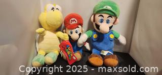 MaxSold Auction: Super Mario luigi koopa troopa plush  - Toronto (Ontario, Canada) SELLER MANAGED Reseller Online Auction - Falstaff Avenue (CONDO)