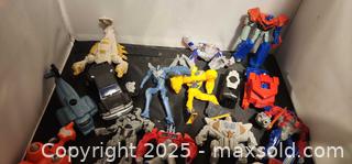 MaxSold Auction: Transformers kids meal toys lot - Toronto (Ontario, Canada) SELLER MANAGED Reseller Online Auction - Falstaff Avenue (CONDO)