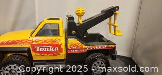 MaxSold Auction: VTG Tonka Toy Truck Tow Wrecker Road Rescue Service 1999 - Toronto (Ontario, Canada) SELLER MANAGED Reseller Online Auction - Falstaff Avenue (CONDO)