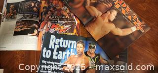 MaxSold Auction: Wwe smackdown magazine lot  - Toronto (Ontario, Canada) SELLER MANAGED Reseller Online Auction - Falstaff Avenue (CONDO)