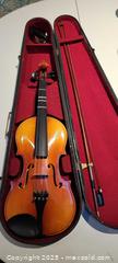 MaxSold Auction: Suzuki Violin 4/4  1981 , Wood case - Toronto (Ontario, Canada) SELLER MANAGED Downsizing Online Auction - Stibbard Avenue