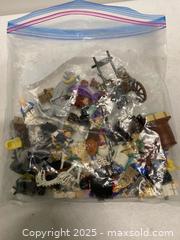 MaxSold Auction: LEGO Minifigures & Parts Mixed Lot (Bulk) - Vancouver (British Columbia, Canada) SELLER MANAGED Reseller Online Auction - East 7th Avenue (STORAGE)
