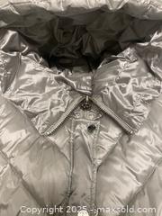 MaxSold Auction: Michael Kors Silver Puffer Jacket w/ Hood – Size M - Vancouver (British Columbia, Canada) SELLER MANAGED Reseller Online Auction - East 7th Avenue (STORAGE)