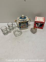 MaxSold Auction: Vintage Decorative Lot – Sadler Shakespeare Teapot, Cow Mug & Glassware - Vancouver (British Columbia, Canada) SELLER MANAGED Reseller Online Auction - East 7th Avenue (STORAGE)