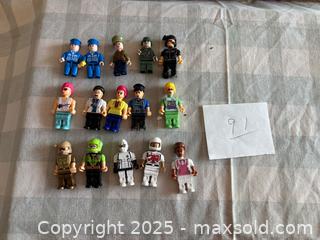 MaxSold Auction: Lego Minifig Collection Lot 91 - Bear (Delaware, USA) SELLER MANAGED Downsizing Online Auction - Donna Marie Way