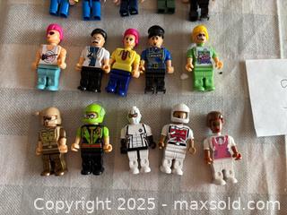 MaxSold Auction: Lego Minifig Collection Lot 91 - Bear (Delaware, USA) SELLER MANAGED Downsizing Online Auction - Donna Marie Way