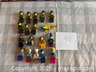 MaxSold Auction: Lego Minifig Set Lot 90 - Bear (Delaware, USA) SELLER MANAGED Downsizing Online Auction - Donna Marie Way
