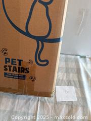 MaxSold Auction: Pet Stairs Lot 70 - Bear (Delaware, USA) SELLER MANAGED Downsizing Online Auction - Donna Marie Way