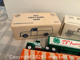 MaxSold Auction: Winross Die Cast and Coin Banks Lot 18 - Bear (Delaware, USA) SELLER MANAGED Downsizing Online Auction - Donna Marie Way