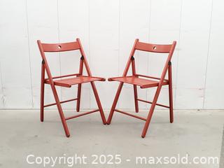 MaxSold Auction: Red Stain Terje Folding Chairs, Set of 2 - Toronto (Ontario, Canada) SELLER MANAGED Downsizing Online Auction - Esandar Drive (STORAGE)