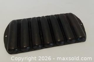 MaxSold Auction: Cast Iron 7 Stick Cornstick Pan - Lakeland (Florida, USA) SELLER MANAGED Reseller Online Auction - Dove Meadow Trail