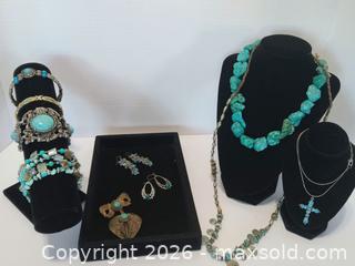 MaxSold Auction: Lot B Turquoise Costume Jewelry  - Lakeland (Florida, USA) SELLER MANAGED Reseller Online Auction - Dove Meadow Trail