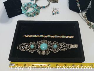 MaxSold Auction: Lot B Turquoise Costume Jewelry  - Lakeland (Florida, USA) SELLER MANAGED Reseller Online Auction - Dove Meadow Trail