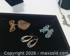 MaxSold Auction: Lot B Turquoise Costume Jewelry  - Lakeland (Florida, USA) SELLER MANAGED Reseller Online Auction - Dove Meadow Trail