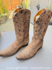 MaxSold Auction: Brown Hair-On-Hide Cowboy Western Boots, Size 10 D (US) - Los Angeles (California, USA) PARTNER MANAGED Downsizing Online Auction - W 88th Place