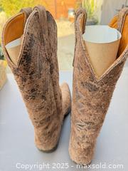 MaxSold Auction: Brown Hair-On-Hide Cowboy Western Boots, Size 10 D (US) - Los Angeles (California, USA) PARTNER MANAGED Downsizing Online Auction - W 88th Place
