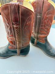 MaxSold Auction: Cole Haan Western Pull-On Leather Boots Size ~8.5 Two-Tone - Los Angeles (California, USA) PARTNER MANAGED Downsizing Online Auction - West 88th Place