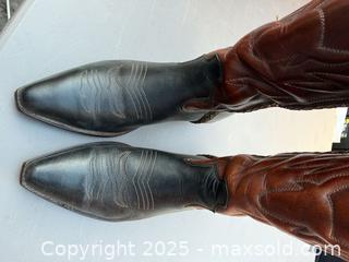 MaxSold Auction: Cole Haan Western Pull-On Leather Boots Size ~8.5 Two-Tone - Los Angeles (California, USA) PARTNER MANAGED Downsizing Online Auction - West 88th Place