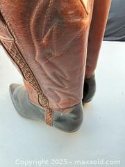 MaxSold Auction: Cole Haan Western Pull-On Leather Boots Size ~8.5 Two-Tone - Los Angeles (California, USA) PARTNER MANAGED Downsizing Online Auction - West 88th Place