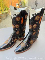 MaxSold Auction: Durango Women's Snip Toe Floral Embroidered Cowboy Boots - Los Angeles (California, USA) PARTNER MANAGED Downsizing Online Auction - W 88th Place