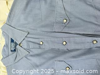 MaxSold Auction: Lot of 8–10 Men's Long-Sleeve Western Snap Shirts - Los Angeles (California, USA) PARTNER MANAGED Downsizing Online Auction - West 88th Place