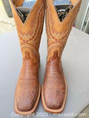 MaxSold Auction: Lucchese Men's 9.5D Brown/Tan Leather Western Square-Toe Boots - Los Angeles (California, USA) PARTNER MANAGED Downsizing Online Auction - W 88th Place
