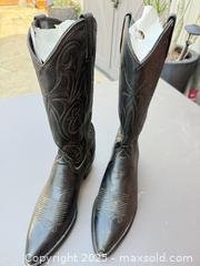 MaxSold Auction: Men's Black Leather Cowboy Western Boots Size 9 M - Los Angeles (California, USA) PARTNER MANAGED Downsizing Online Auction - West 88th Place