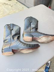 MaxSold Auction: Men's Black Shiny Square-Toe Western Cowboy Boots, Size 10 D - Los Angeles (California, USA) PARTNER MANAGED Downsizing Online Auction - W 88th Place