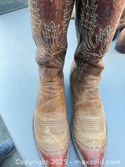 MaxSold Auction: Men's Two-Tone Brown/Tan Western Cowboy Boots Size 10 D - Los Angeles (California, USA) PARTNER MANAGED Downsizing Online Auction - West 88th Place