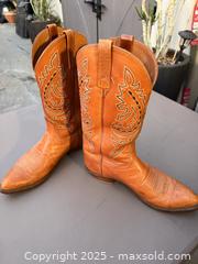 MaxSold Auction: Men's Western Boots 10 D - Los Angeles (California, USA) PARTNER MANAGED Downsizing Online Auction - West 88th Place