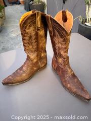 MaxSold Auction: Men's Western Cowboy Boots Size 10 D Brown Leather Snip Toe - Los Angeles (California, USA) PARTNER MANAGED Downsizing Online Auction - West 88th Place