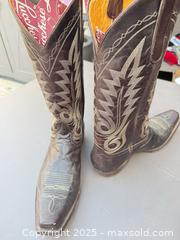 MaxSold Auction: Men's Western Cowboy Boots Size 10 D Dark Brown Leather - Los Angeles (California, USA) PARTNER MANAGED Downsizing Online Auction - W 88th Place