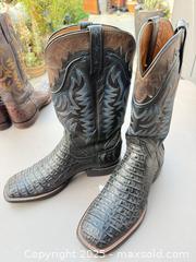 MaxSold Auction: Men's Western Cowboy Boots Size 10 D Square Toe - Los Angeles (California, USA) PARTNER MANAGED Downsizing Online Auction - W 88th Place